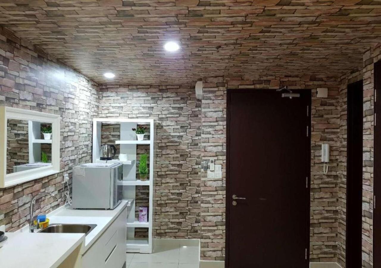 Peanut Butter Homestay #Trefoil Setia City Сетия Алам Екстериор снимка